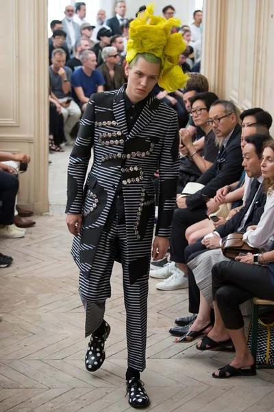 Look 30